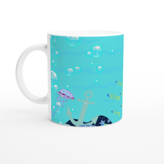 Taza bonita con motivos marinos