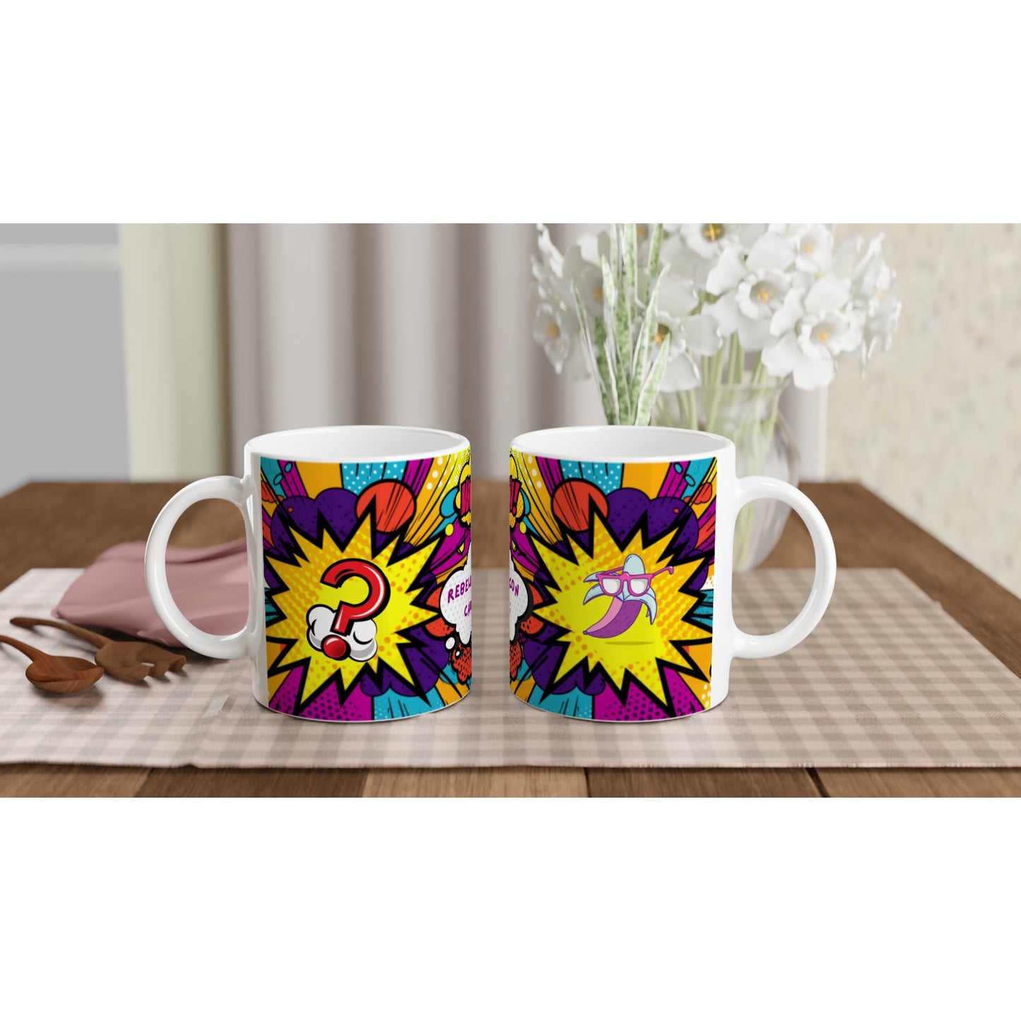 Taza colorida y bonita con diseño pop art