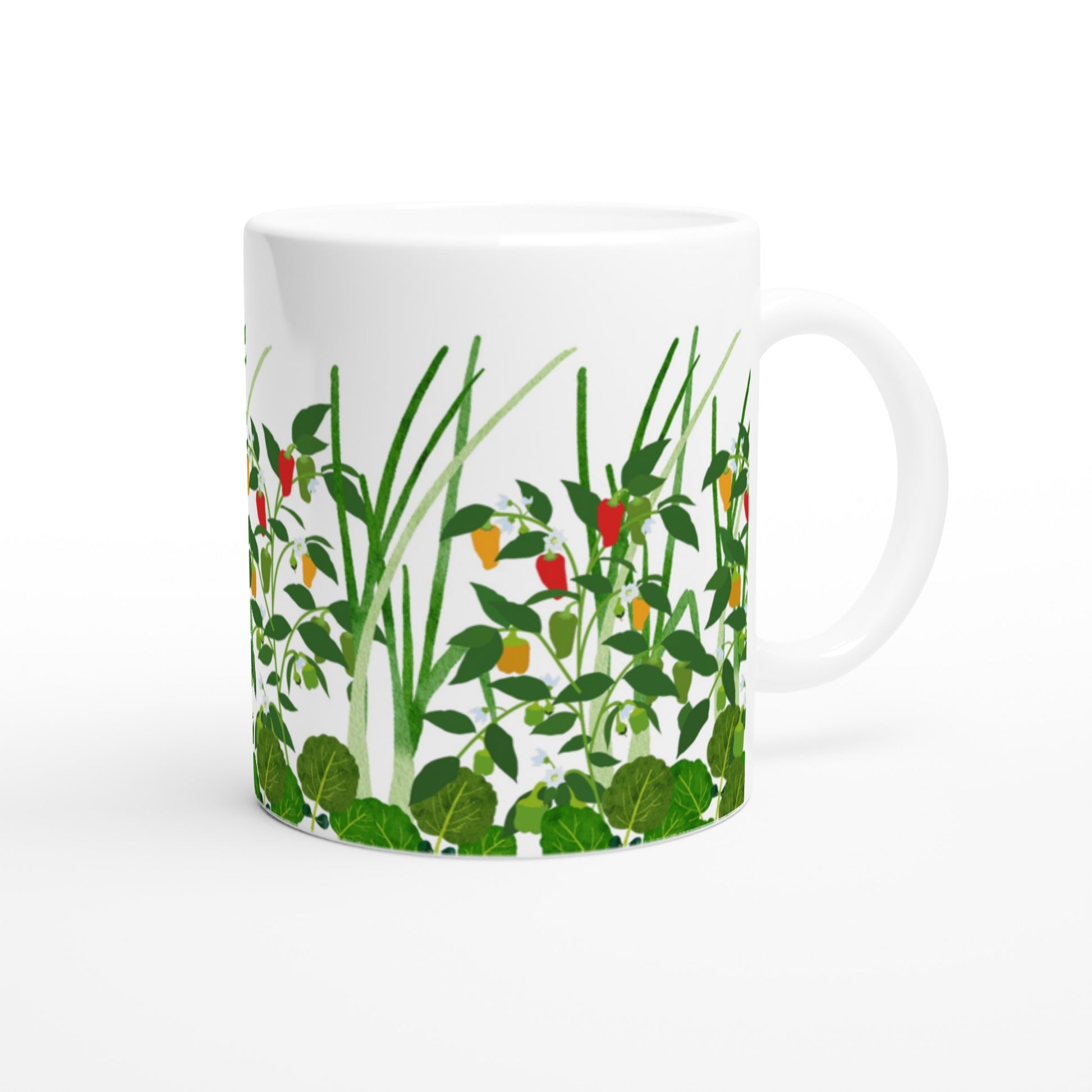 Taza de café con plantas del huerto