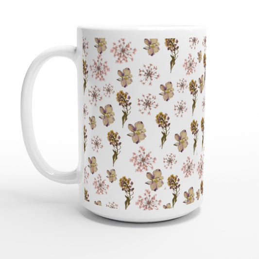 Taza para café con flores prensadas