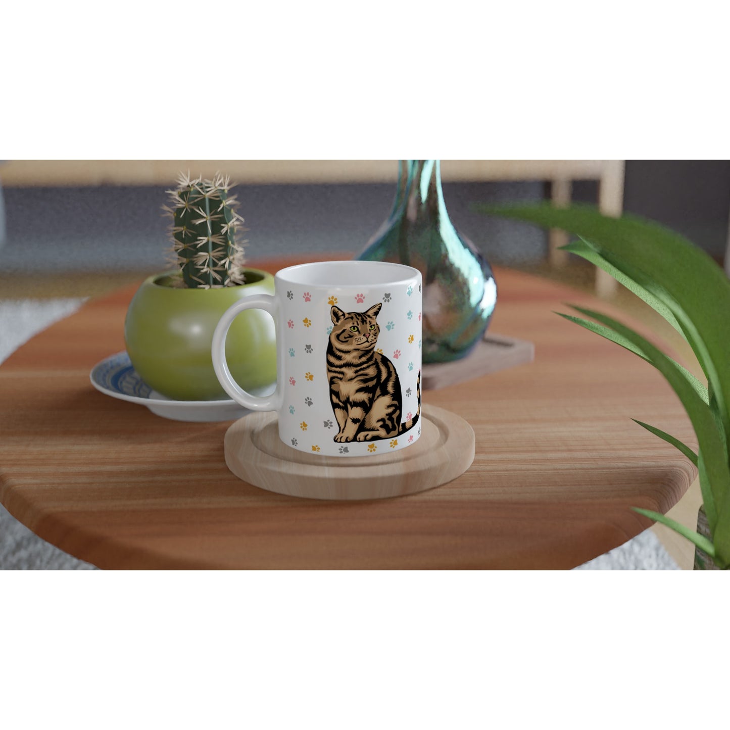 Taza bonita de cerámica con gatito