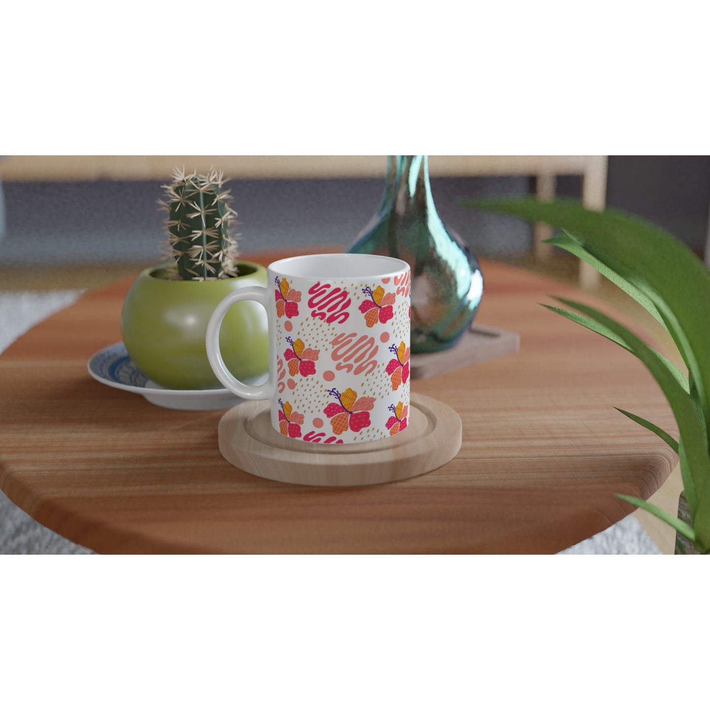 Taza bonita para tomar café con diseño floral