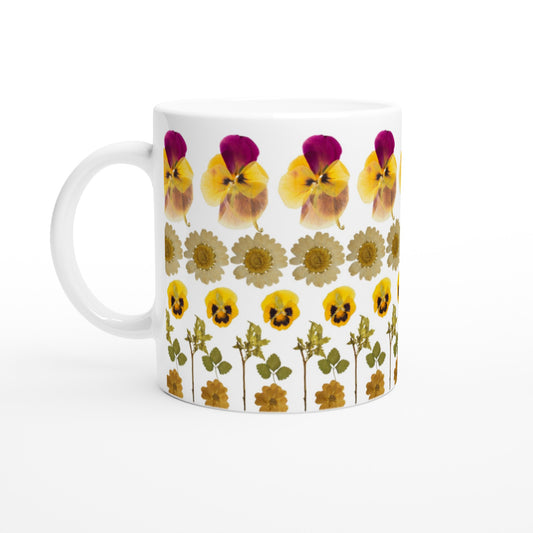 Taza desayuno con flores amarillas