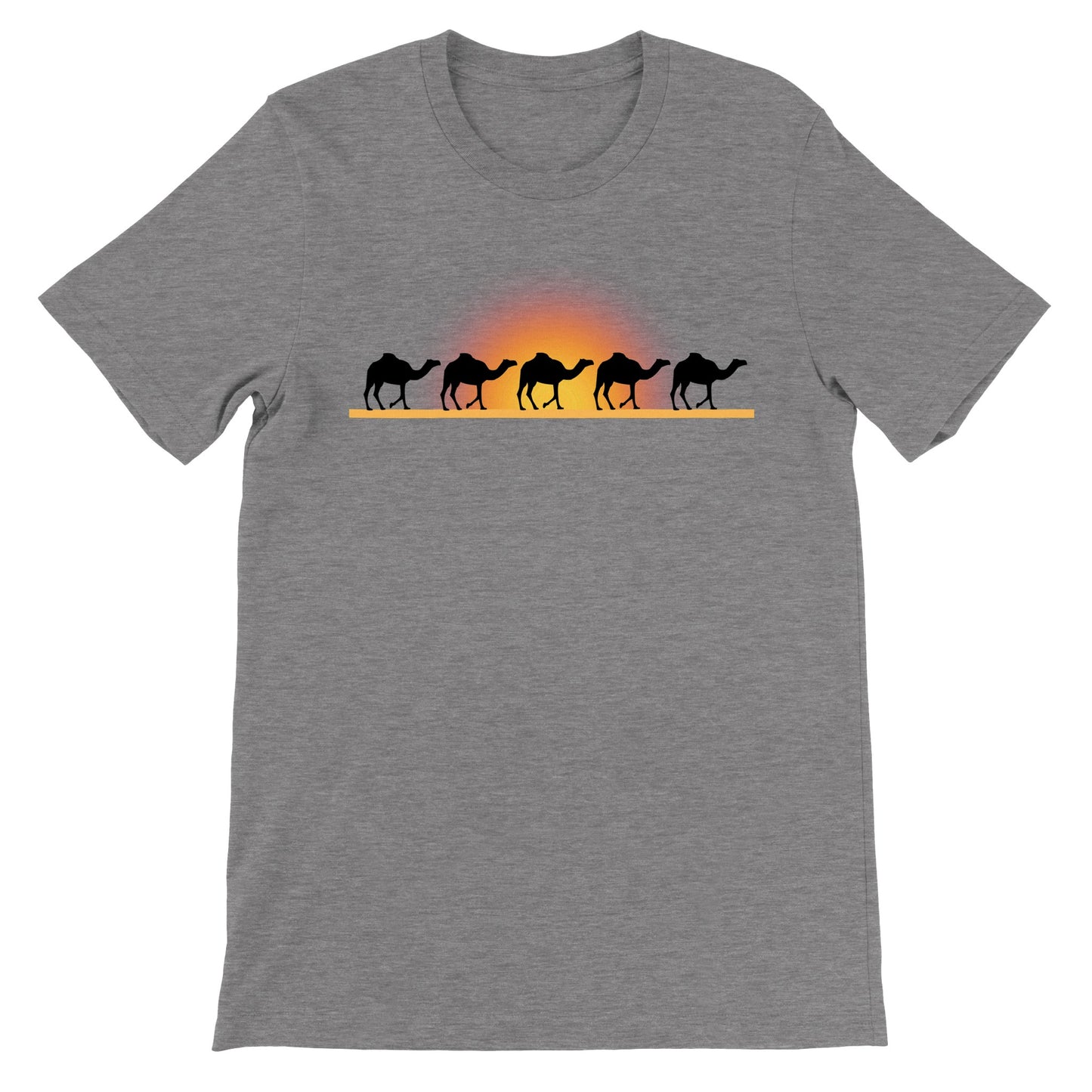 Camiseta para hombres con diseño de camellos atravesando el desierto en la mañana