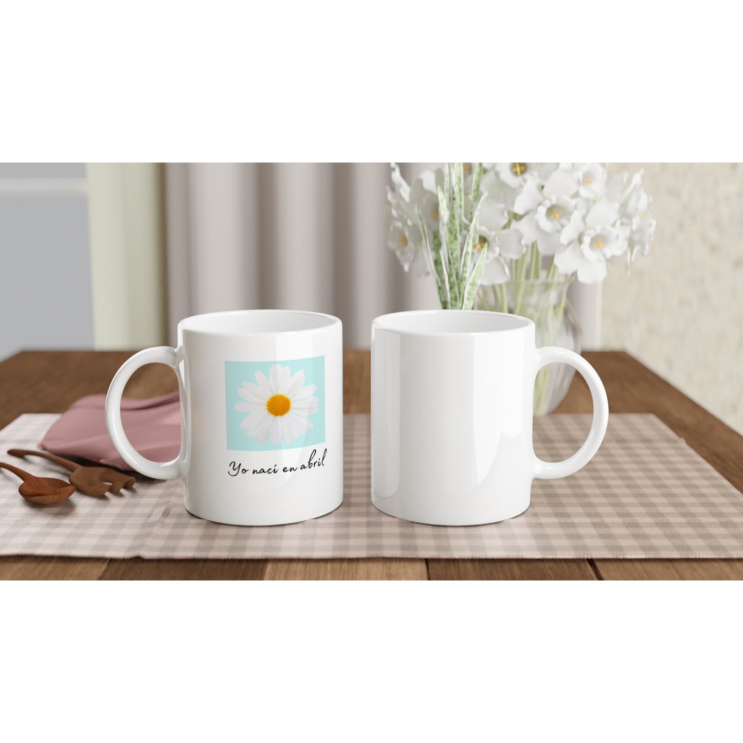 Taza bonita con flor blanca para los nacidos en abril