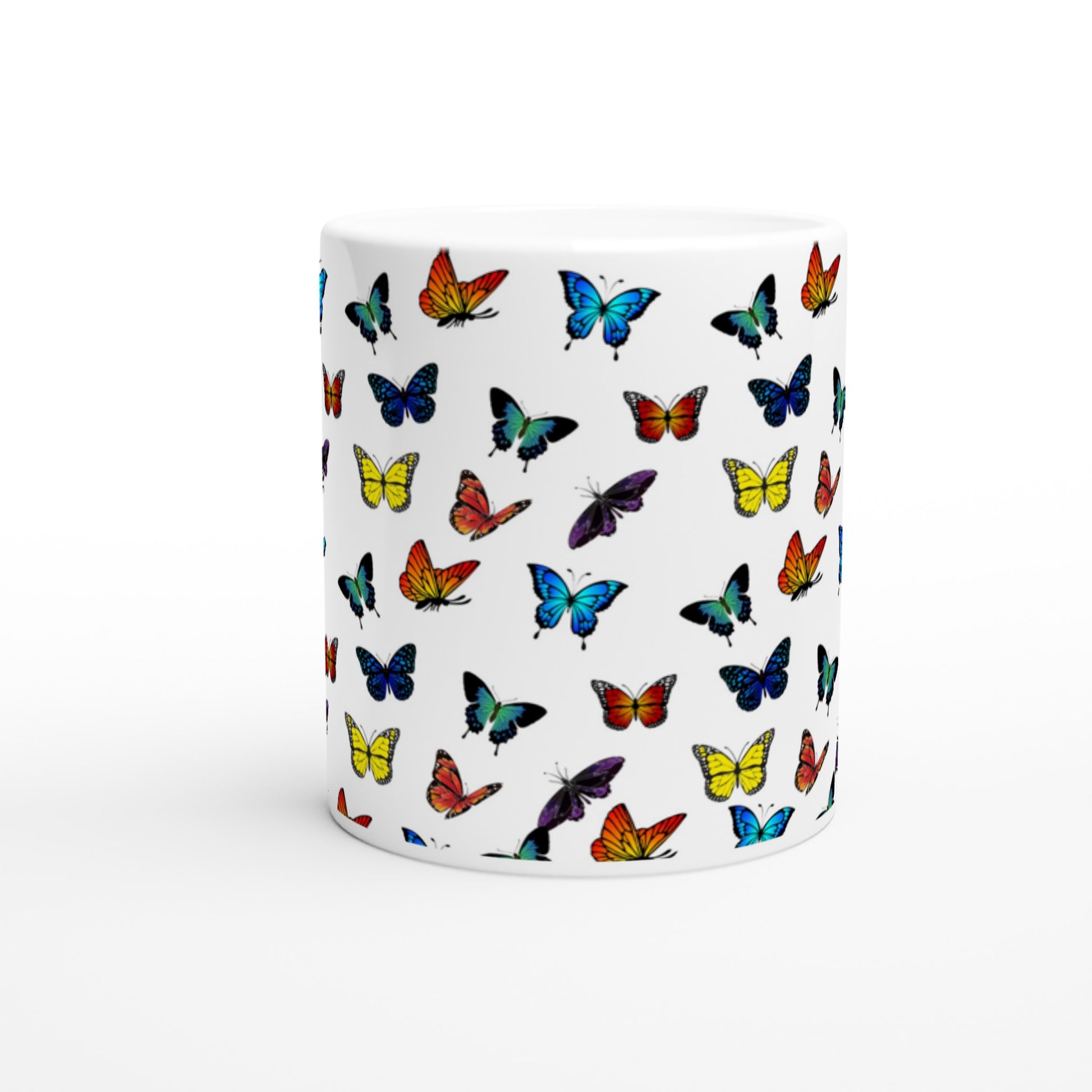 Taza con diseño de mariposas