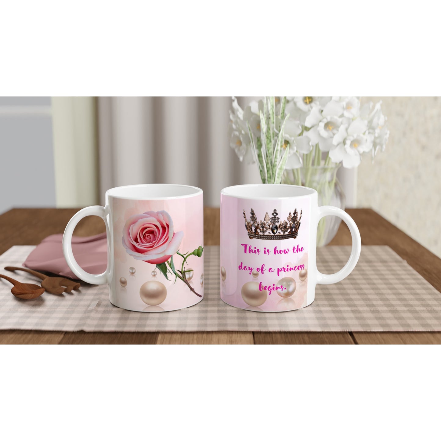 Bonita taza de café para mujer con perlas y una rosa