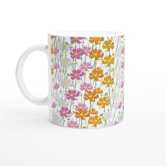 Taza con flores de diferentes colores