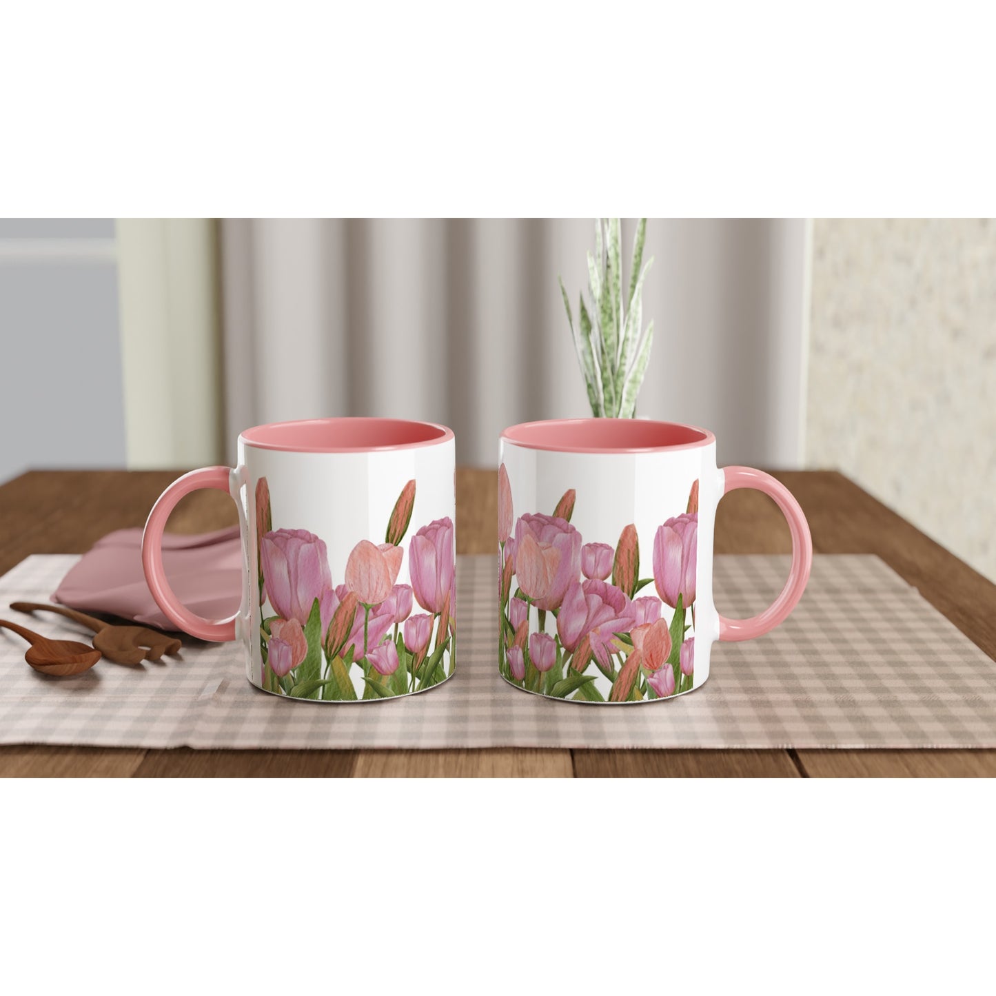 Taza con diseño de tulipanes