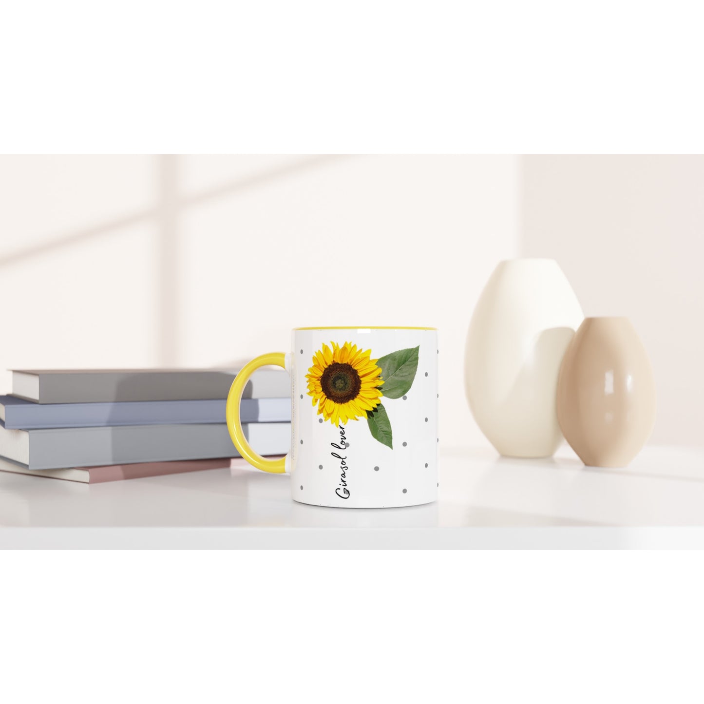 Taza bonita de Girasoles y lunares