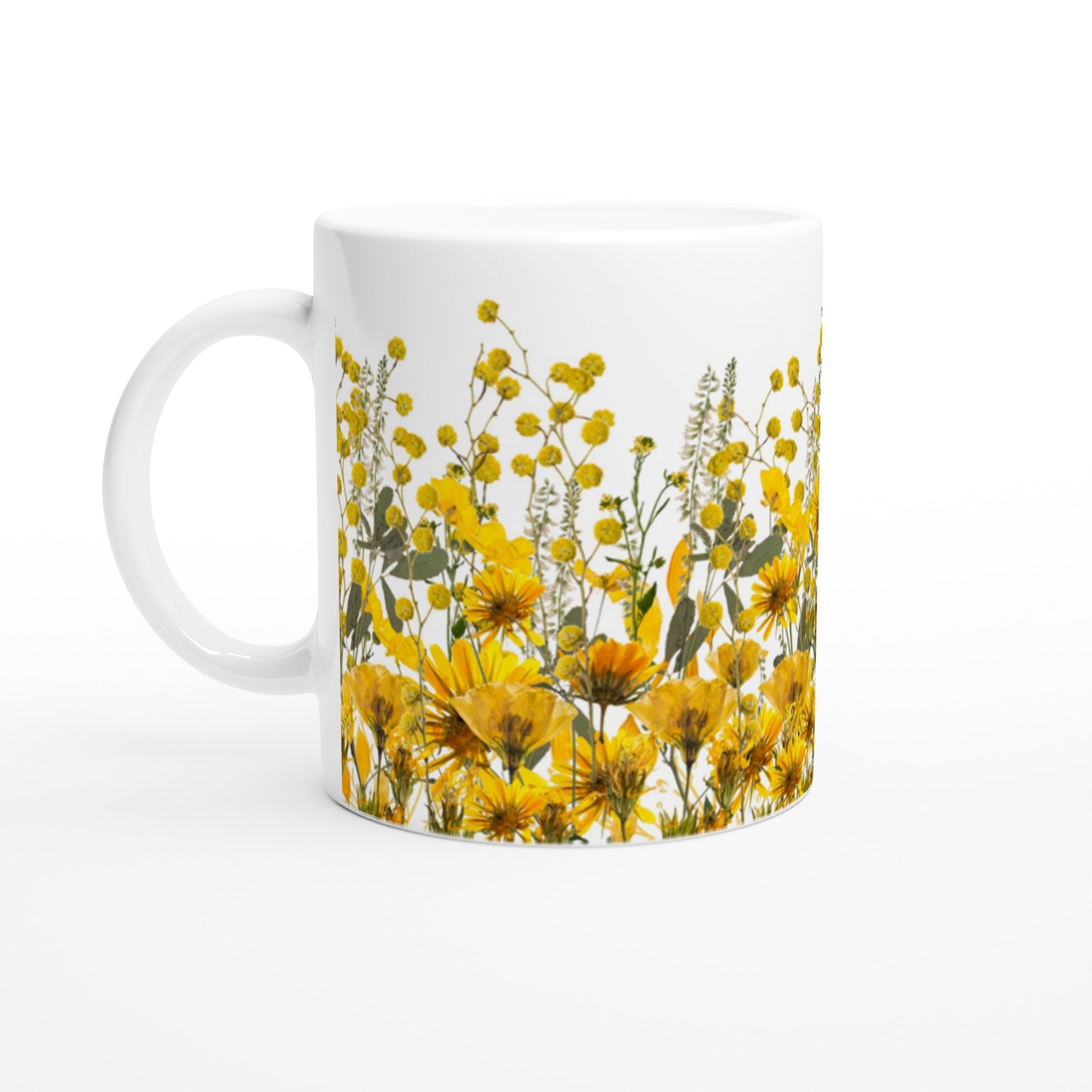 Taza con flores prensadas