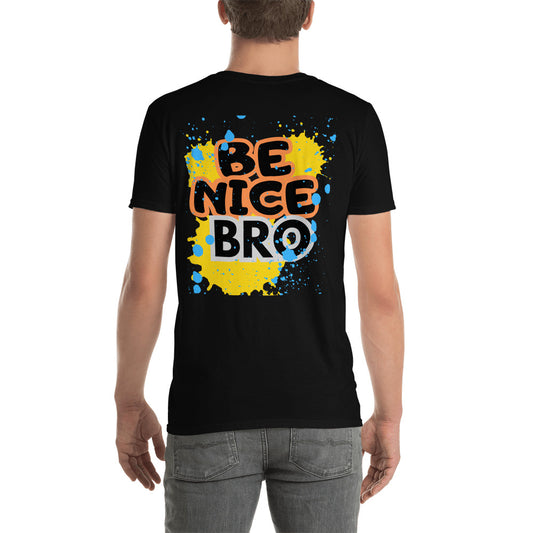 Camiseta moderna  negra de hombre con estampado a la espalda y texto: be nice bro