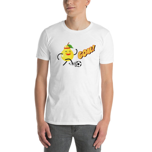 Camiseta de hombre blanca con pera jugando al fútbol 